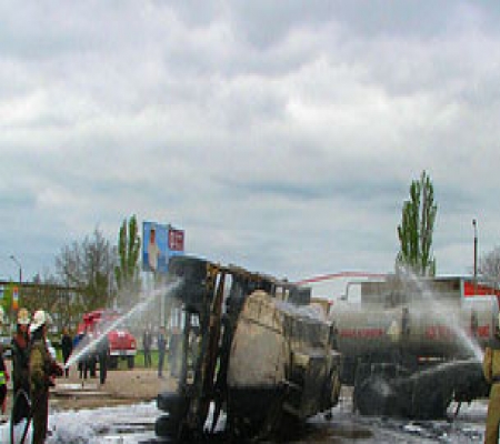 В Днепропетровской области загорелся бензовоз