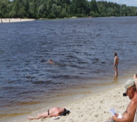 В Киеве разрешили купаться только на одном пляже